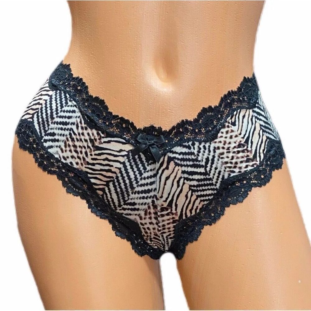 Victoria’s Secret Supersoft Satiny Lace trim cheeky panty Animal print Medium - Picture 3 of 3